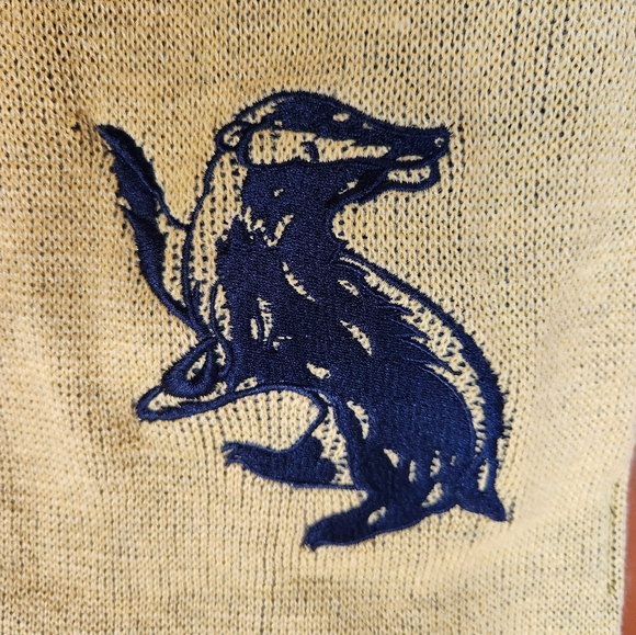 Hufflepuff Harry Potter Reversible Scarf - Picture 3 of 7